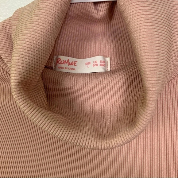 Romwe Crop Turtleneck  Top - Picture 3 of 5